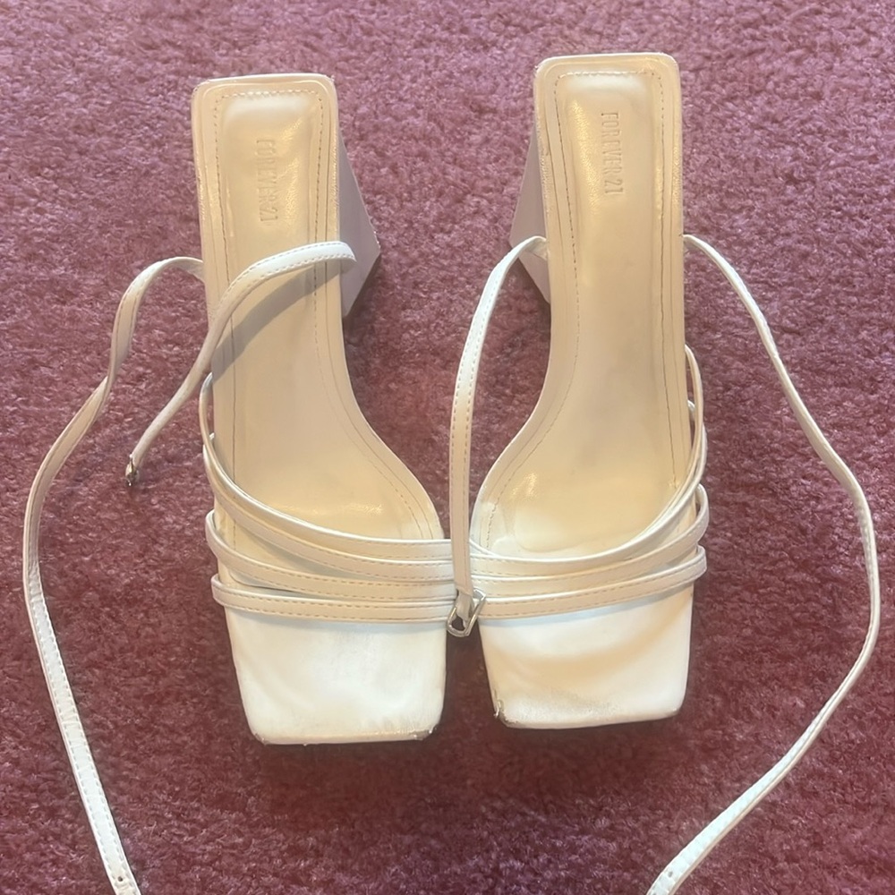 White Heel / White Wedge
